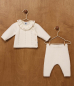 Preview: Petit Bateau 2-teiliges Baby-Set aus Wolle und Baumwolle mit geblümtem Rüschenkragen
